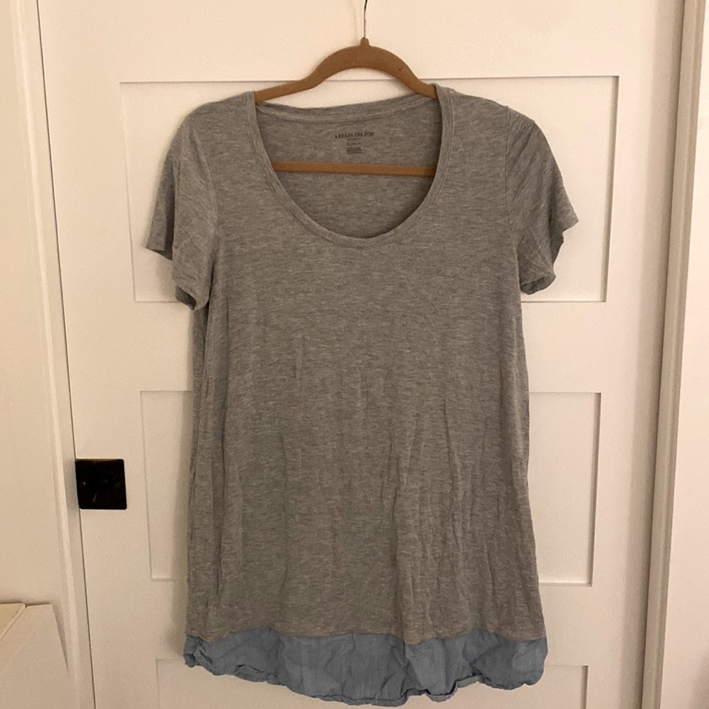 Pea in a Pod maternity T-shirt with chambray trim